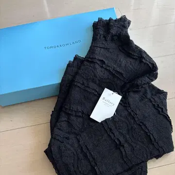 Ballery 블랙 레이스 긴팔 니트