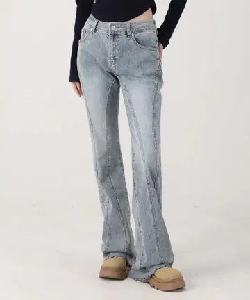 라이트 블루 부츠컷 데님 AVANDRESS