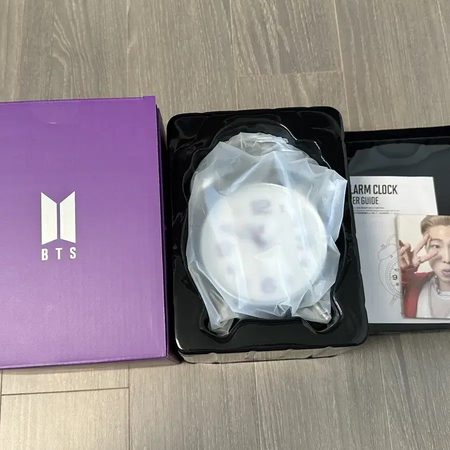 アイドル MERCH BOX #9 ALARM CLOCK BTS MERCH BOX #9 Alarm Clock & Photo Card Official Army