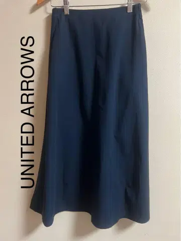 UNITED ARROWS 네이비 플레어 스커트 36