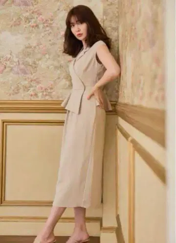 herlipto Gramercy Wrap Midi Dress 베이지 S