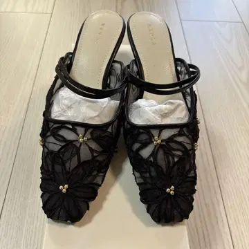 블랙 꽃무늬 자수 뮬 23.5cm