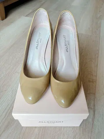 JILLSTUART 질스튜어트 에나멜 펌프스 23cm