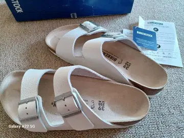 BIRKENSTOCK 화이트 샌들 39
