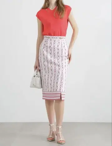핑키앤다이안 체인 프린트 타이트 스커트 2024S/S 새상품급