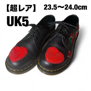 [초레어] Dr.Martens 발렌타인 한정판 하트 자수 UK5