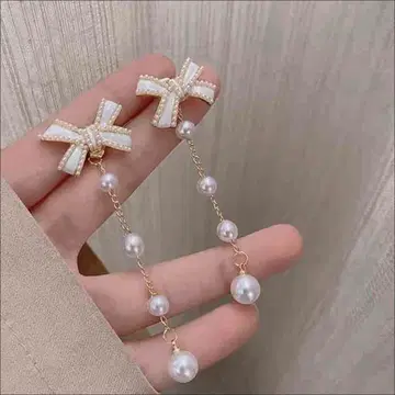 리본과 펄 귀걸이