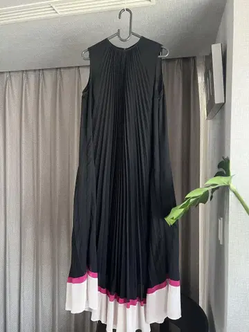 시빌라 Demikitte.N 원피스 전체 플리츠 엘레강트 M 사이즈