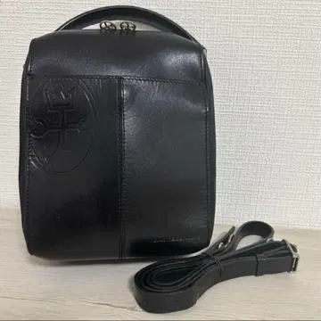 인기 까스텔바작 블랙 가죽 숄더백, 엠보싱 로고
