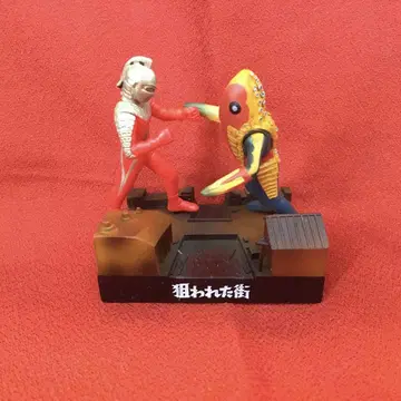 울트라 괴수 명감 표적의 도시