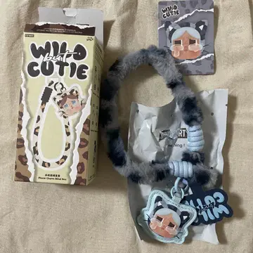 POPMART CRYBABY WILDBUTCUTIE DENIM CUTIE