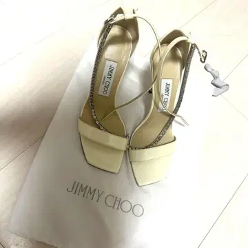 Jimmy Choo 비쥬 장식 초~새상품급