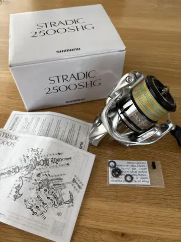 새상품급 19 SHIMANO STRADIC 2500SHG