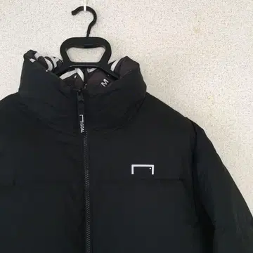 GOAL STUDIO 다운 자켓 블랙 로고 리버서블