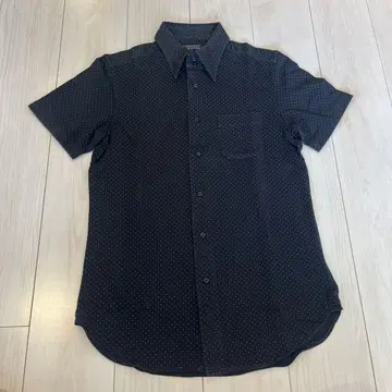 BARNEYS NEW YORK 블랙 도트 무늬 반팔 셔츠 M
