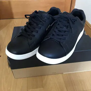 요넥스 블랙 가죽 스니커즈 28cm 3.5E 파워 쿠션