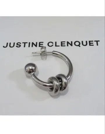 JUSTINE CLENQUET 실버 후프 귀걸이, 세이케 아오이 착용