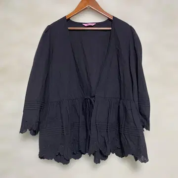 블랙 자수 7부 소매 가디건