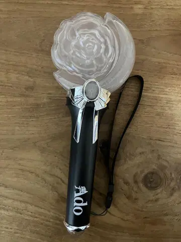 Ado 모나리자의 가로 얼굴 응원봉