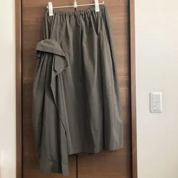 Y's 카키 비대칭 롱 스커트