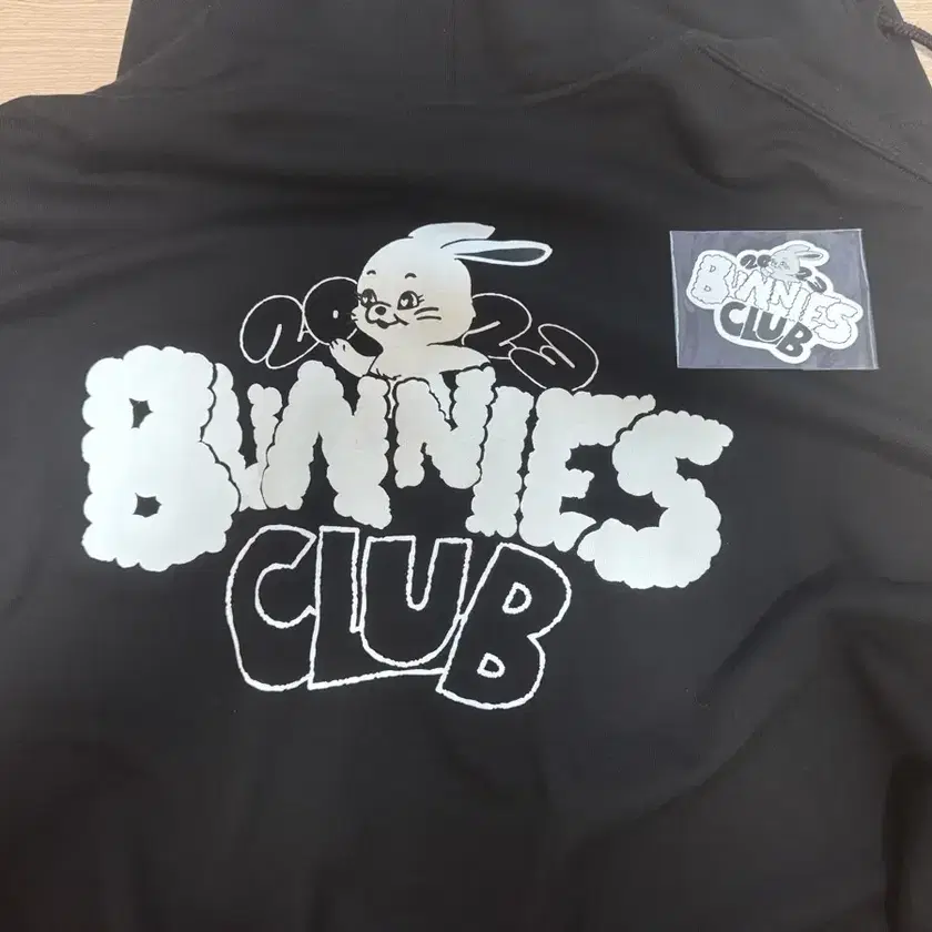 NEW JEANS | 뉴진스 NewJeans Bunnies Club Hoodie L on Bunjang