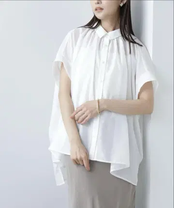나노 유니버스 개더 블라우스 화이트 거의 미사용 프리