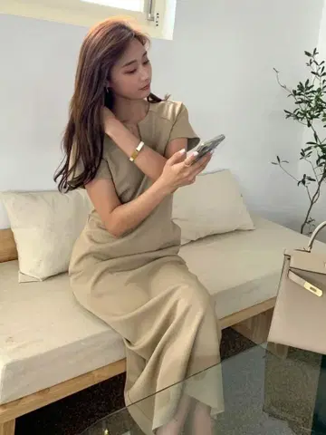 BIRTHDAY BASH KEY NECK I LINE DRESS