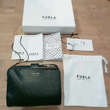 FURLA 블랙 가죽 접이식 지갑