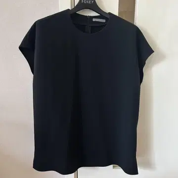 띠어리 블랙 반팔 상의 S 사이즈