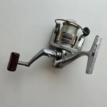 SHIMANO NAVI XT 2000 낚시릴
