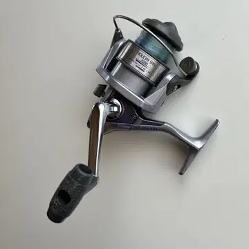 SHIMANO HOLIDAY SPIN 2000 낚시릴