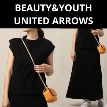 새상품급 [ UNITED ARROWS ] 맨투맨 상의 & 스커트 셋업