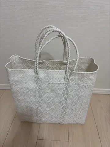 화이트 뜨개질 토트백