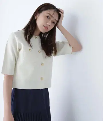 엠블럼 버튼 니트 자켓