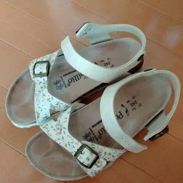 빌켄 papillio 꽃무늬 스트랩 샌들 24cm