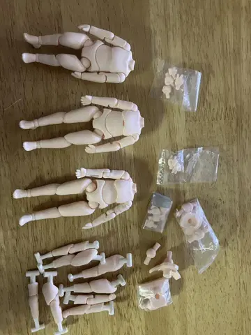 [하자품 묶음 판매] 넨도로이드돌 4체 받침대 이젤