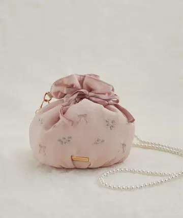 Maison de FLEUR 로즈 리본 자수 복조리 숄더백