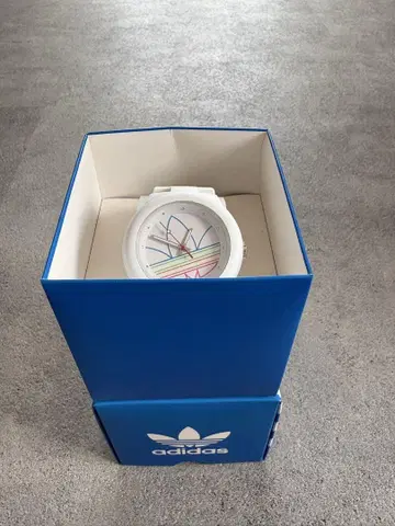 adidas 컬러풀 디자인 시계 화이트
