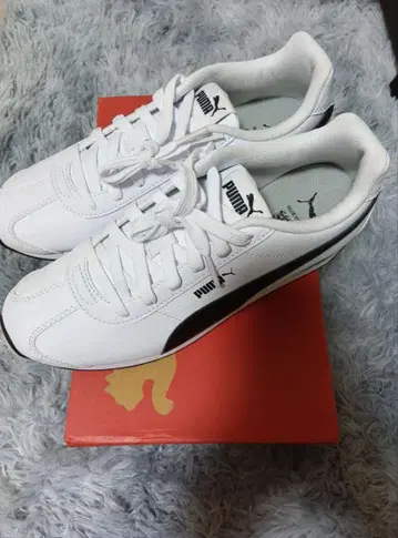 미사용 새상품 PUMA 스니커즈 24cm