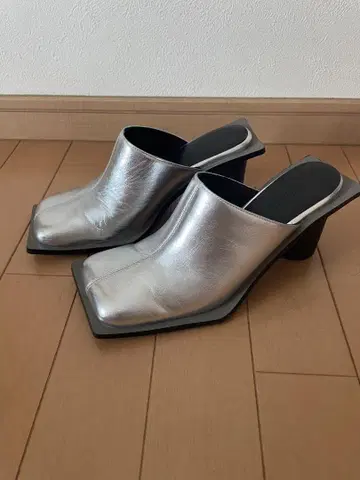 UN3D. 언쓰리디 WIDE SQUARE MULE 37 실버