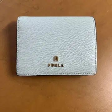 FURLA 라이트 블루 반지갑