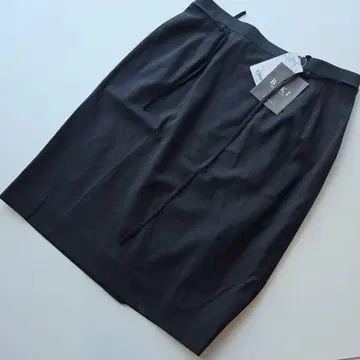 BIKI BOUTIQUE 블랙 타이트 스커트 새상품 y14