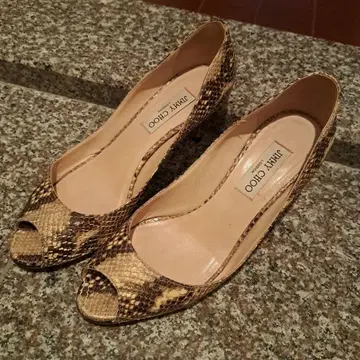 JIMMY CHOO 오픈토 펌프스 39 지미추 베이지