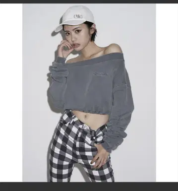 GYDA 오프숄더 트레이닝복