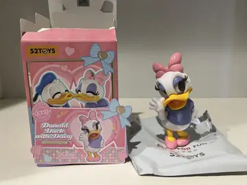 52TOYS 도널드 덕 데이지 피규어