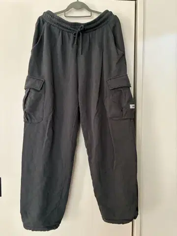 TOMMY JEANS 다크 그레이 카고 팬츠 M