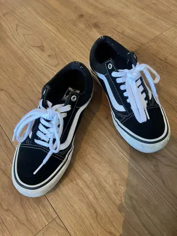 VANS PRO 블랙/화이트 스니커즈