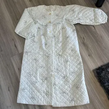 퀼팅 로브 가운 스카이블루 레이스 리본 귀중품