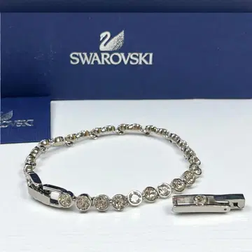 새상품급 SWAROVSKI 테니스 팔찌 실버 비쥬 박스 포함