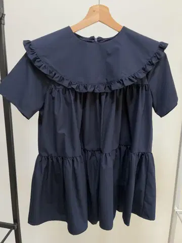 핏모어 fitmore 라운드 프릴 옷깃 티어드 블라우스